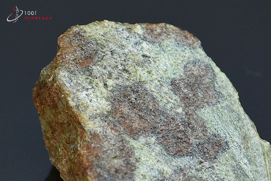 Minéral brut éclogite à grenats de France 