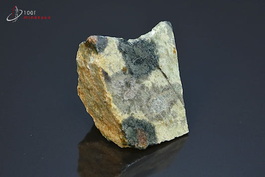 Minéral brut éclogite à grenats de France 