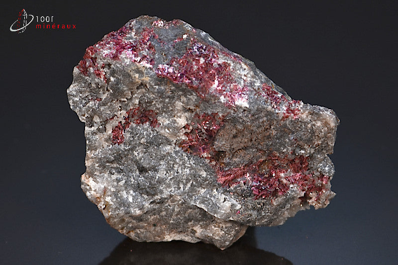 minéral cristallisé d'érythrine violette du Maroc