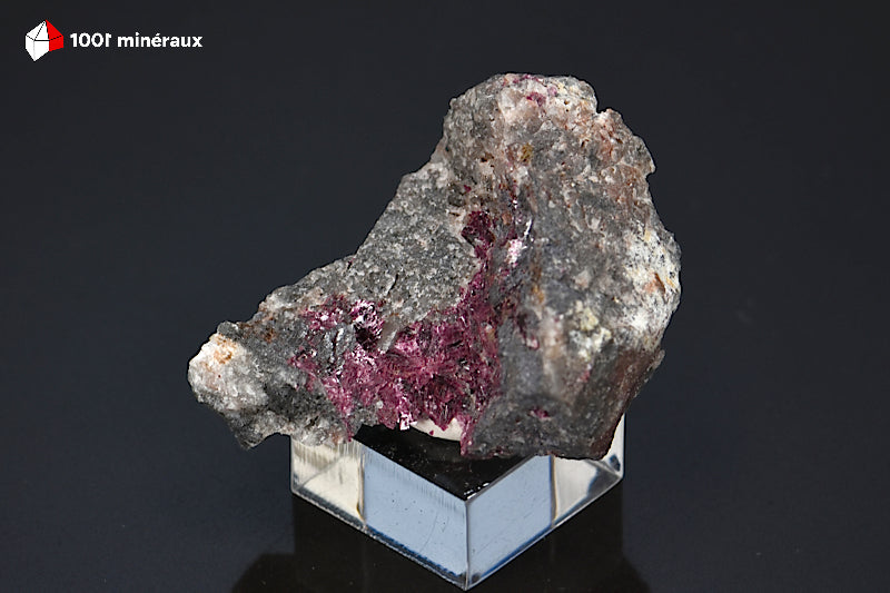 Minéral cristallisé d'érythrine du Maroc