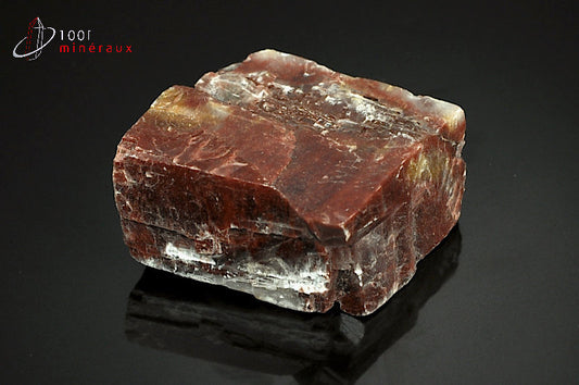 Minéral de calcite rouge brute du Maroc