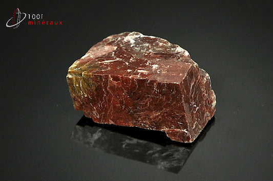 Minéral de calcite rouge brute du Maroc