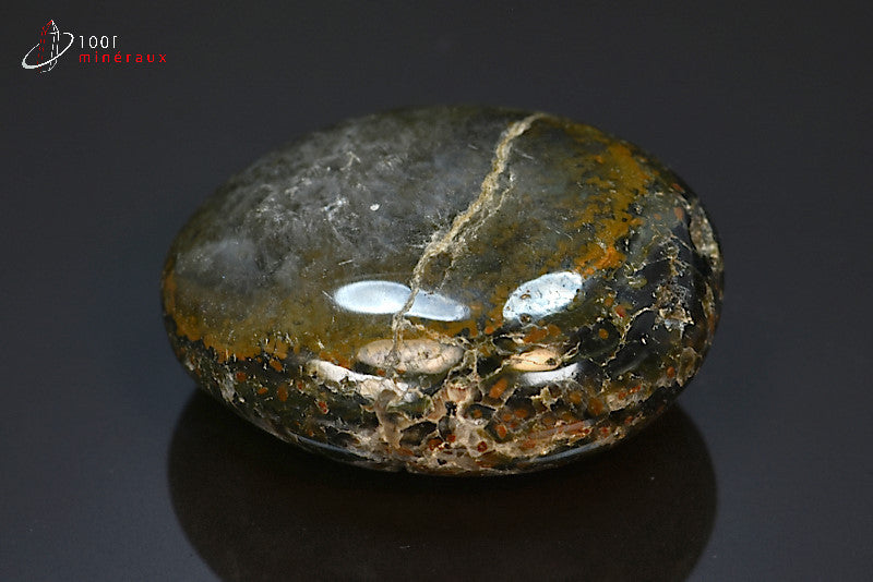 Galet polie lithothérapie en jaspe noir de Madagascar
