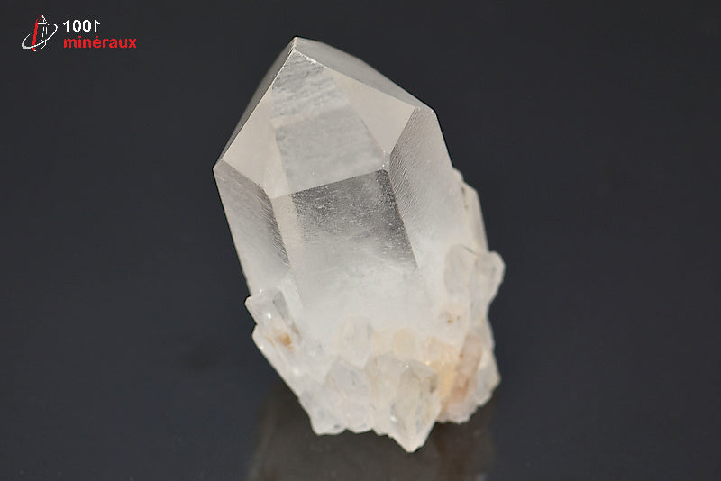 Minéral de cristal de roche de Madagascar, cristal isolé