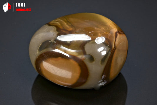 Galet polie lithothérapie en jaspe de couleurs de Madagascar