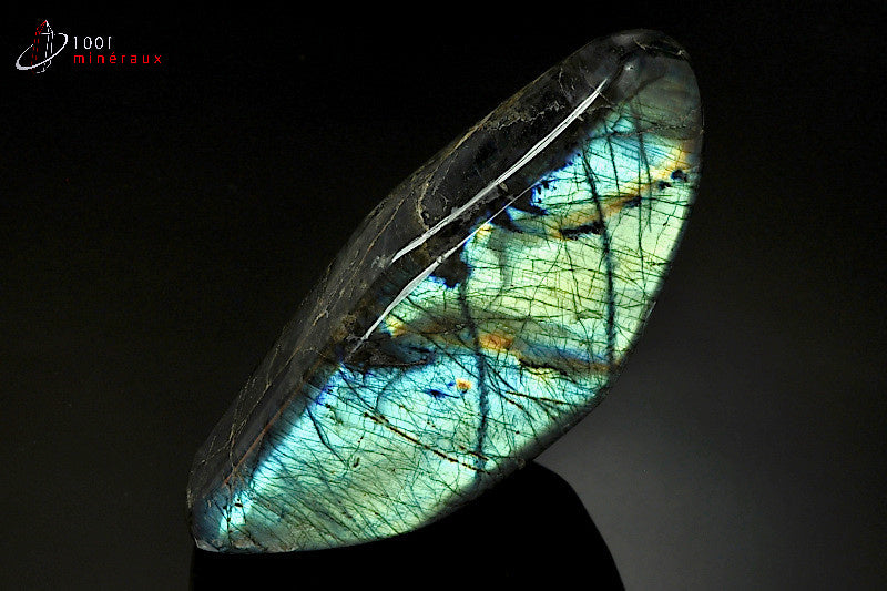 Minéral poli de labradorite de Madagascar