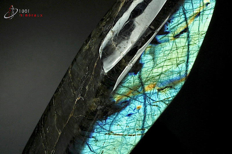 Minéral poli de labradorite de Madagascar