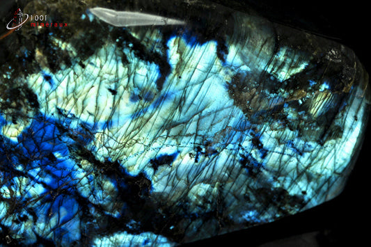 Minéral poli de labradorite de Madagascar