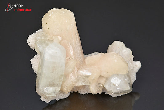 Minéral cristallisé de stilbite et apopyllite d'Inde