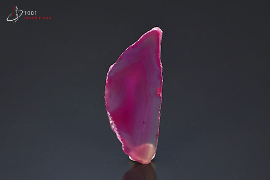 Tranche d'agate rose teintée polie minéral du Brésil
