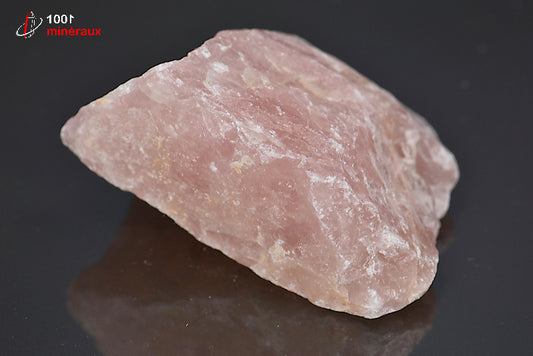 Minéral brut de quartz rose de Madagascar