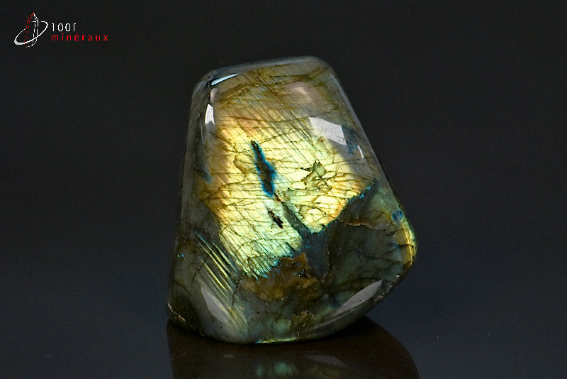 Minéral poli de labradorite de Madagascar