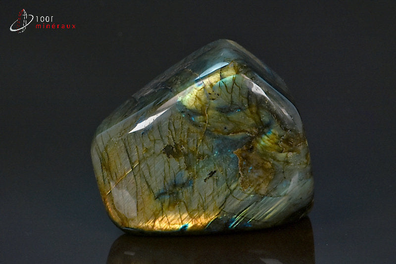 Minéral poli de labradorite de Madagascar