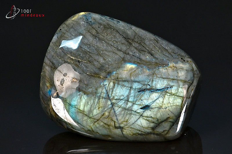 Minéral poli de labradorite de Madagascar