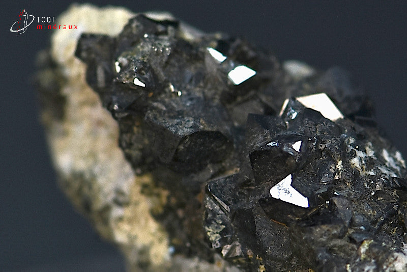 Minéral cristallisé de magnétite du Maroc