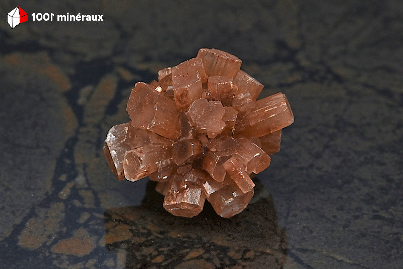 Aragonite boule raynnante