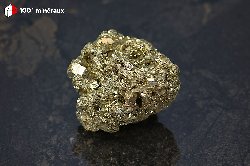 Pyrite brute Pérou - Nombreux cristaux cubiques 2 mm sur fond de micro-cristaux fins - 123 g - AW104
