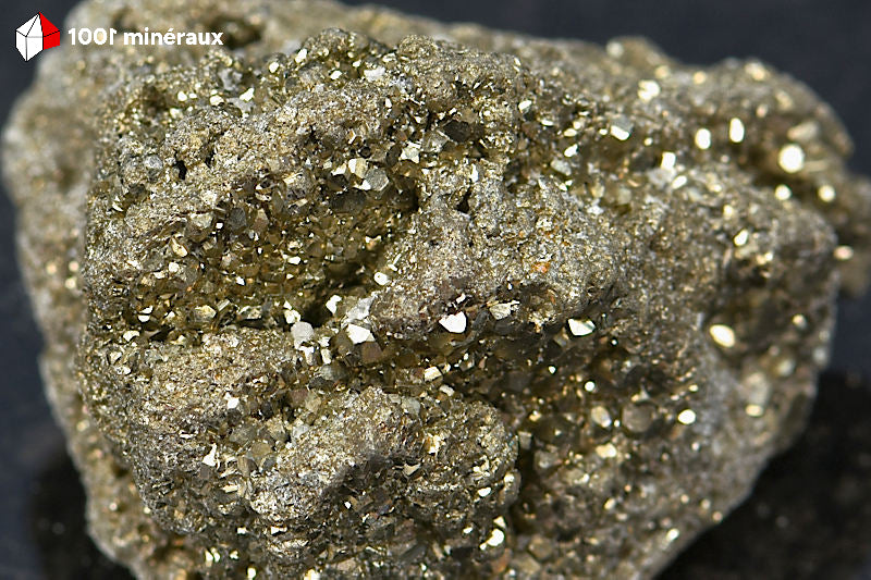 Pyrite brute Pérou - Détail des cristaux cubiques 1 mm sur surface massive - 145 g
