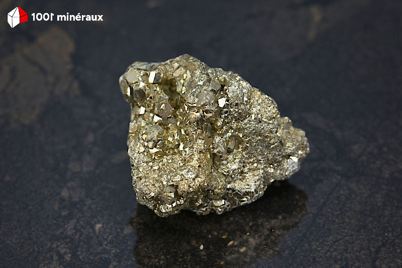 Pyrite brute Pérou - Cristaux dodécaédriques pyritoèdres 1-3 mm, éclat doré - 112 g - AW106
