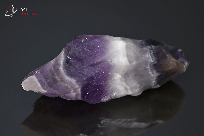 Pointe minérale d'améthyste violette à chevrons du Malawi
