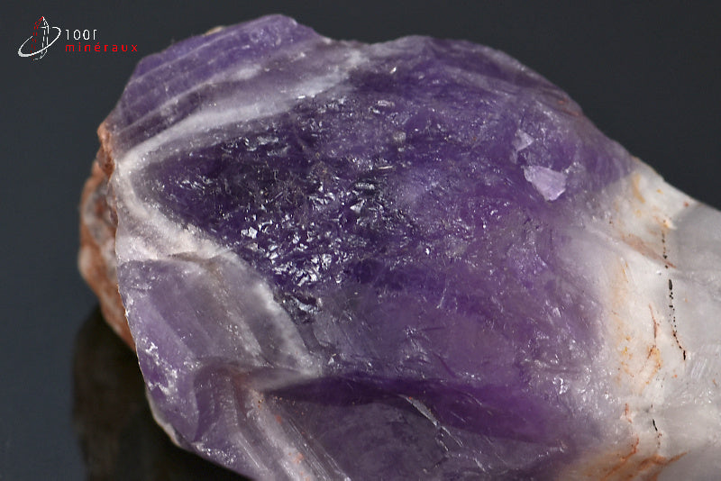 Pointe minérale d'améthyste violette à chevrons du Malawi