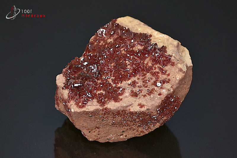 Minéral cristallisé de vanadinite du Maroc