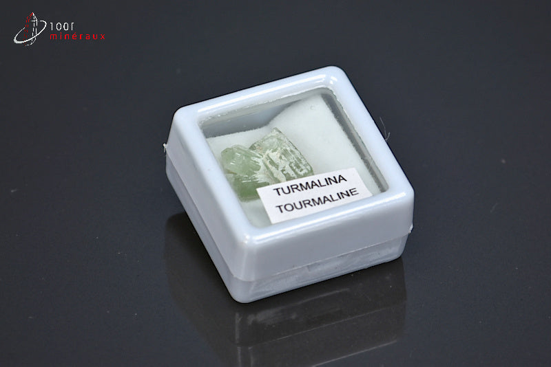 Minéral cristallisé de tourmaline verte du Brésil