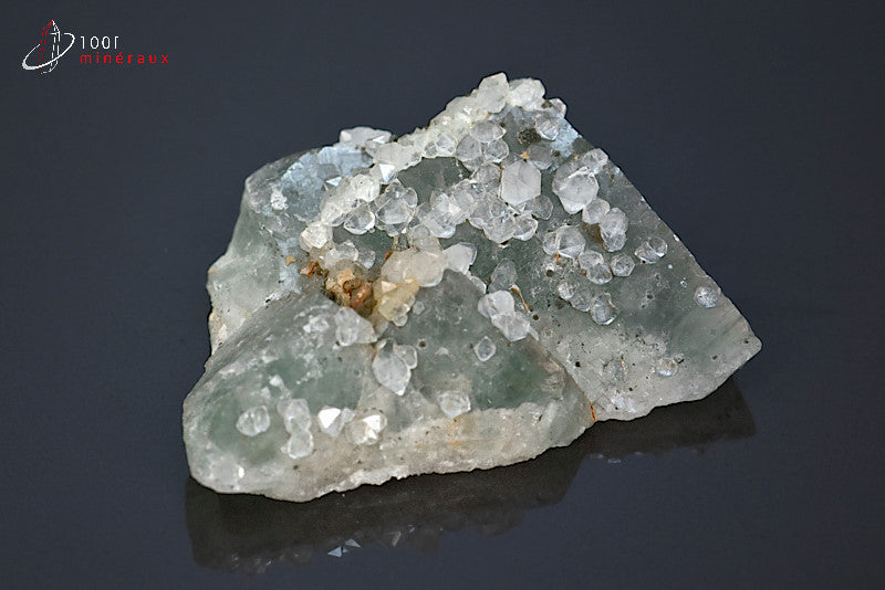 Minéral cristallisé de fluorine bleu et quartz du Maroc