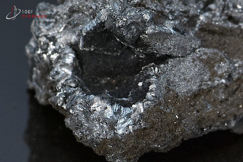 Minéral cristallisé de pyrolusite polianite du Maroc