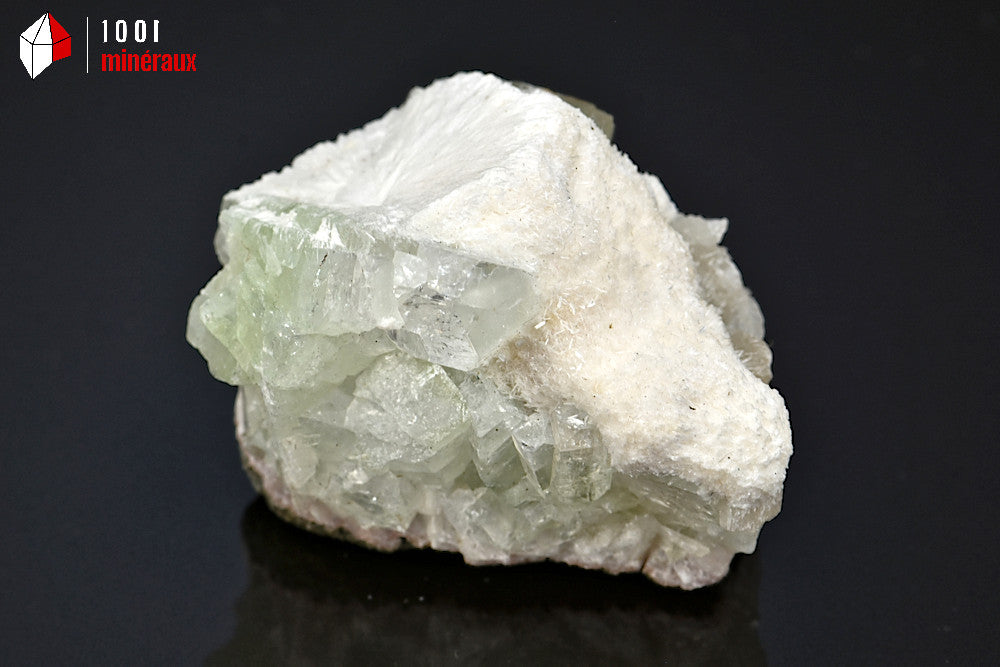 Minéral cristallisé d'apophyllite verte et scolécite d'Inde