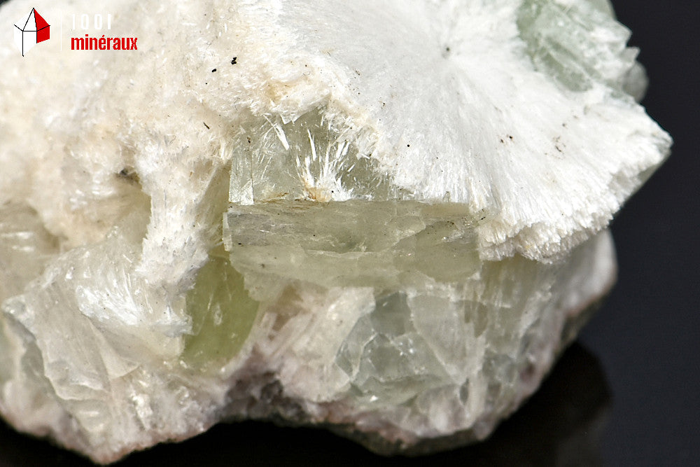 Minéral cristallisé d'apophyllite verte et scolécite d'Inde