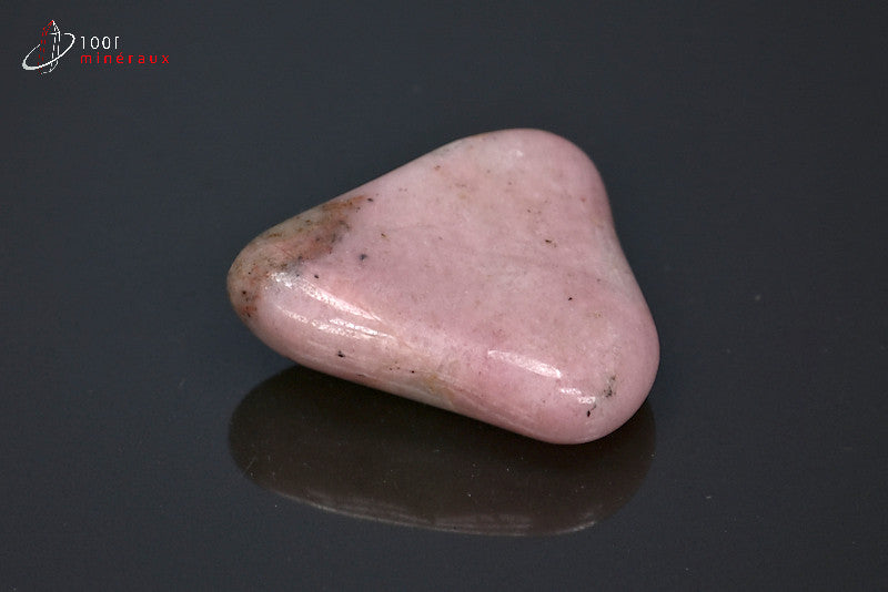Minéral poli de thulite rose d'Afrique du sud