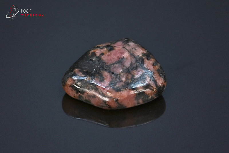 Minéral poli de rhodonite rose de Madagascar