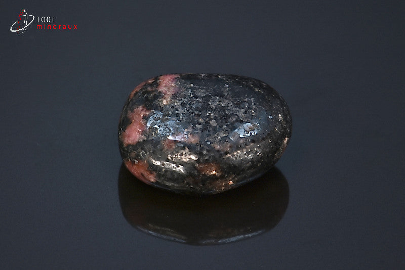 Minéral poli de rhodonite rose de Madagascar