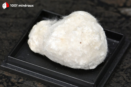 Okénite d'Inde - Agrégat cotonneux de 6 g, vue d'ensemble - AY857