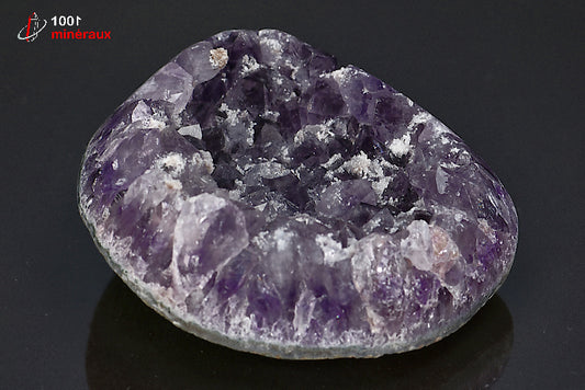 Minéral d'améthyste cristallisée violette du Brésil