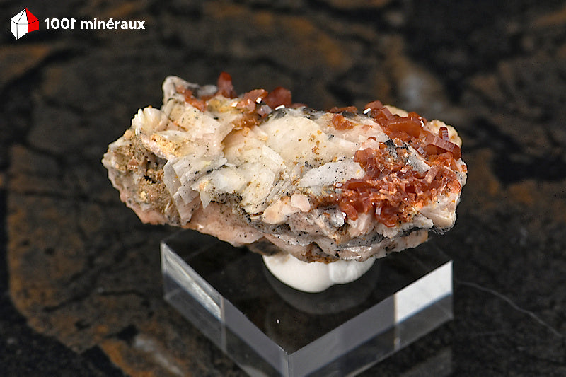 Vanadinite du Maroc - Spécimen sur socle, 3,9 x 2,6 x 1,8 cm - AZ411
