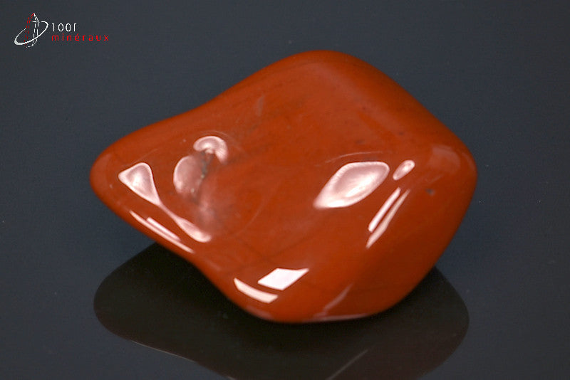 Minéral poli de jaspe rouge du Brésil