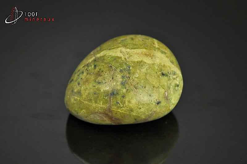 Minéral poli d'opale verte de Madagascar