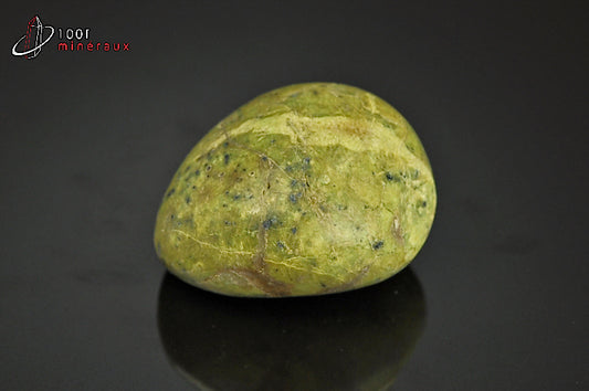 Minéral poli d'opale verte de Madagascar