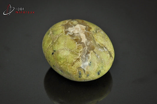 Minéral poli d'opale verte de Madagascar