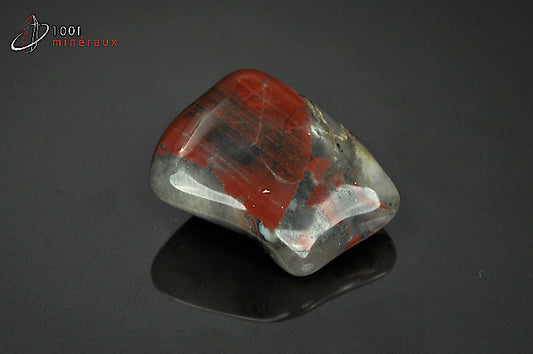 Minéral poli de jaspe sanguin ou héliotrope ou sanguine d'Afrique du sud