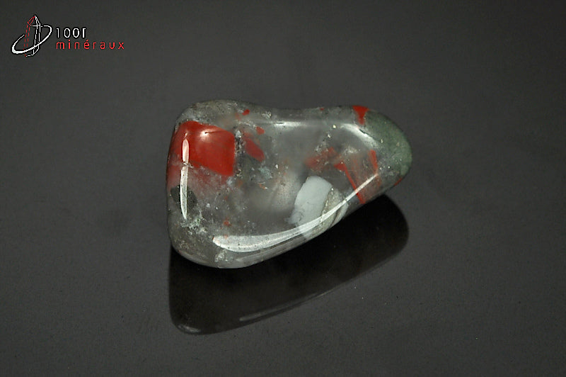 Minéral poli de jaspe sanguin ou héliotrope ou sanguine d'Afrique du sud