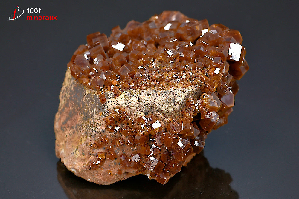 Minéral cristallisé de vanadinite rouge à grands cristaux du Maroc