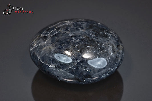 Minéral poli de cordiérite d'Inde