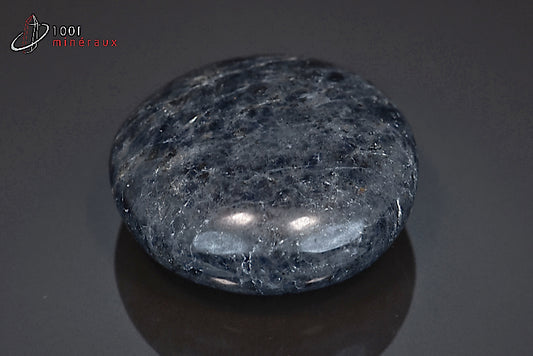 Minéral poli de cordiérite d'Inde