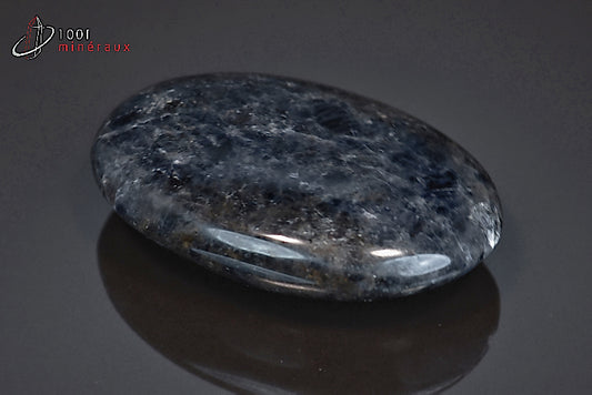 Minéral poli de cordiérite d'Inde