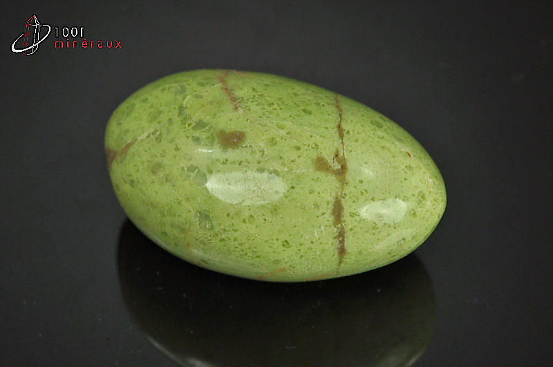 Minéral poli d'opale verte de Madagascar