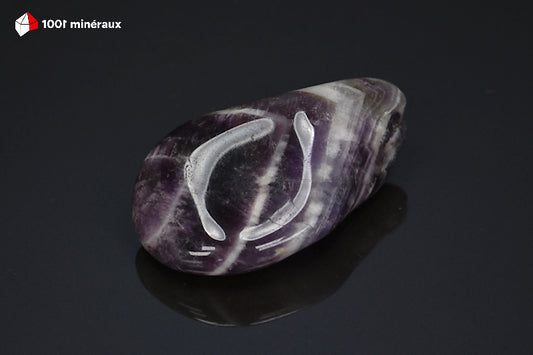 Minéral poli d'améthyste à chevrons de Namibie