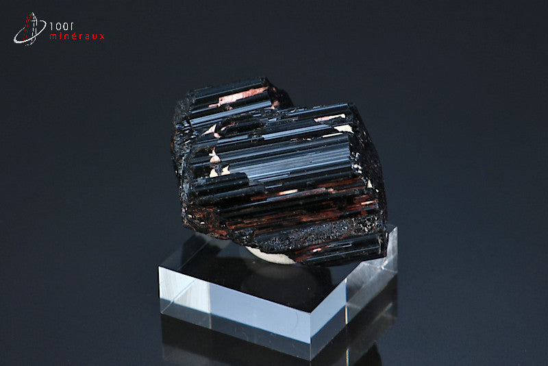 Minéral cristallisé de tourmaline noire de Madagascar
